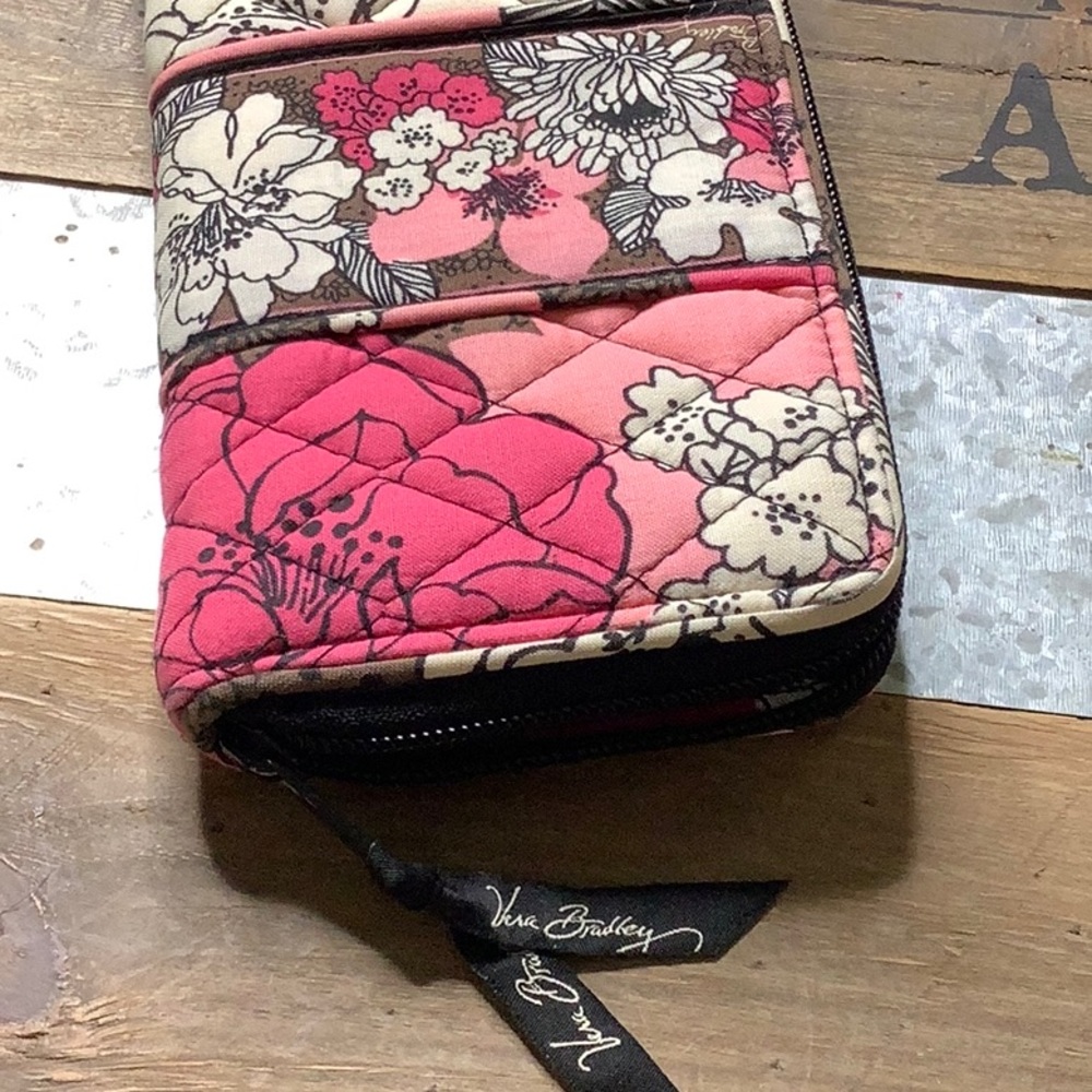 Vera Bradley Accordion Wallet In Mocha Rouge. - Picture 2 of 9
